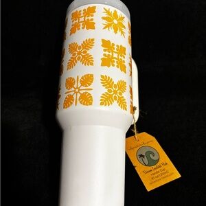 Adventure Hawaii 40 oz  Flask Cup Yellow Quilt